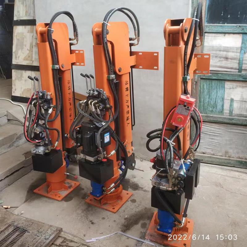 龙州县重汽蓝牌随车吊 3.2吨 国六动力强 液压驱动 农用自卸起重机